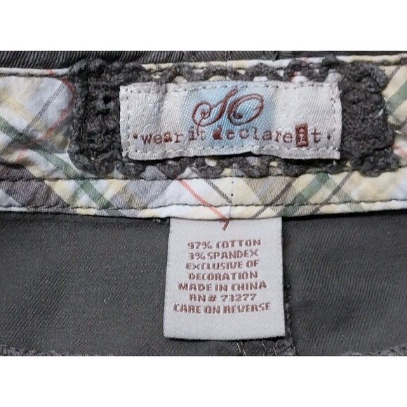 SO Juniors Womens Size 7 Capri Pants Khaki Brown Wear It Declare It Cute Comfy - Picture 3 of 13